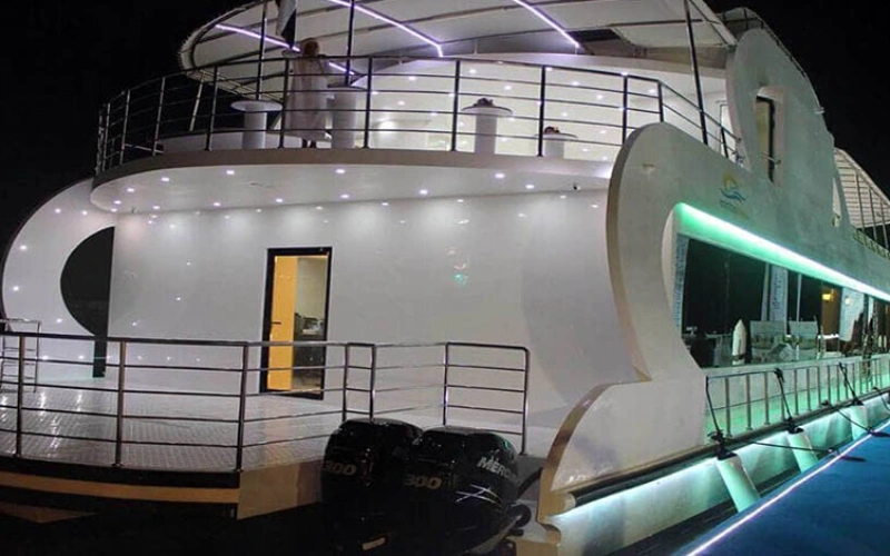 Sleek exterior view of Mona Lisa Yacht – yacht rental Dubai | Mala Yachts