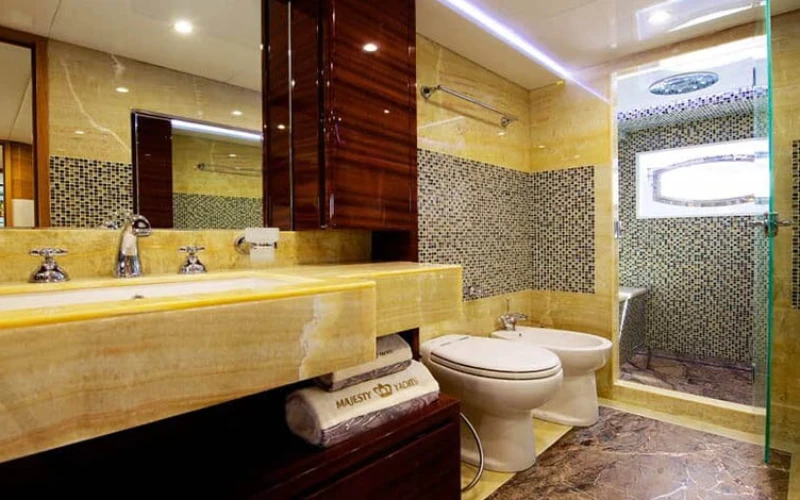 Modern bathroom onboard 75ft yacht – yacht rental Dubai with Mala Yachts