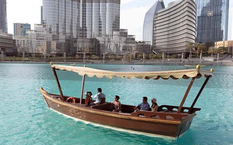 Dubai Fountain Lake Ride