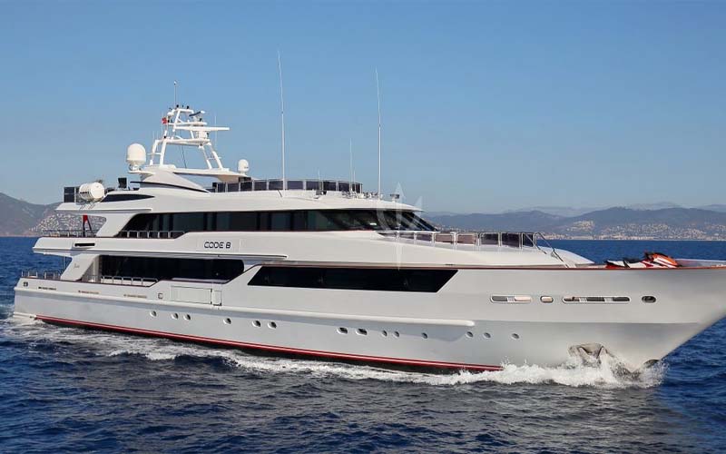 Code 8 yacht