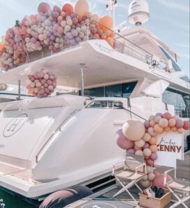 How To Design Wedding Balloon Decoration Ideas For Yacht Decks