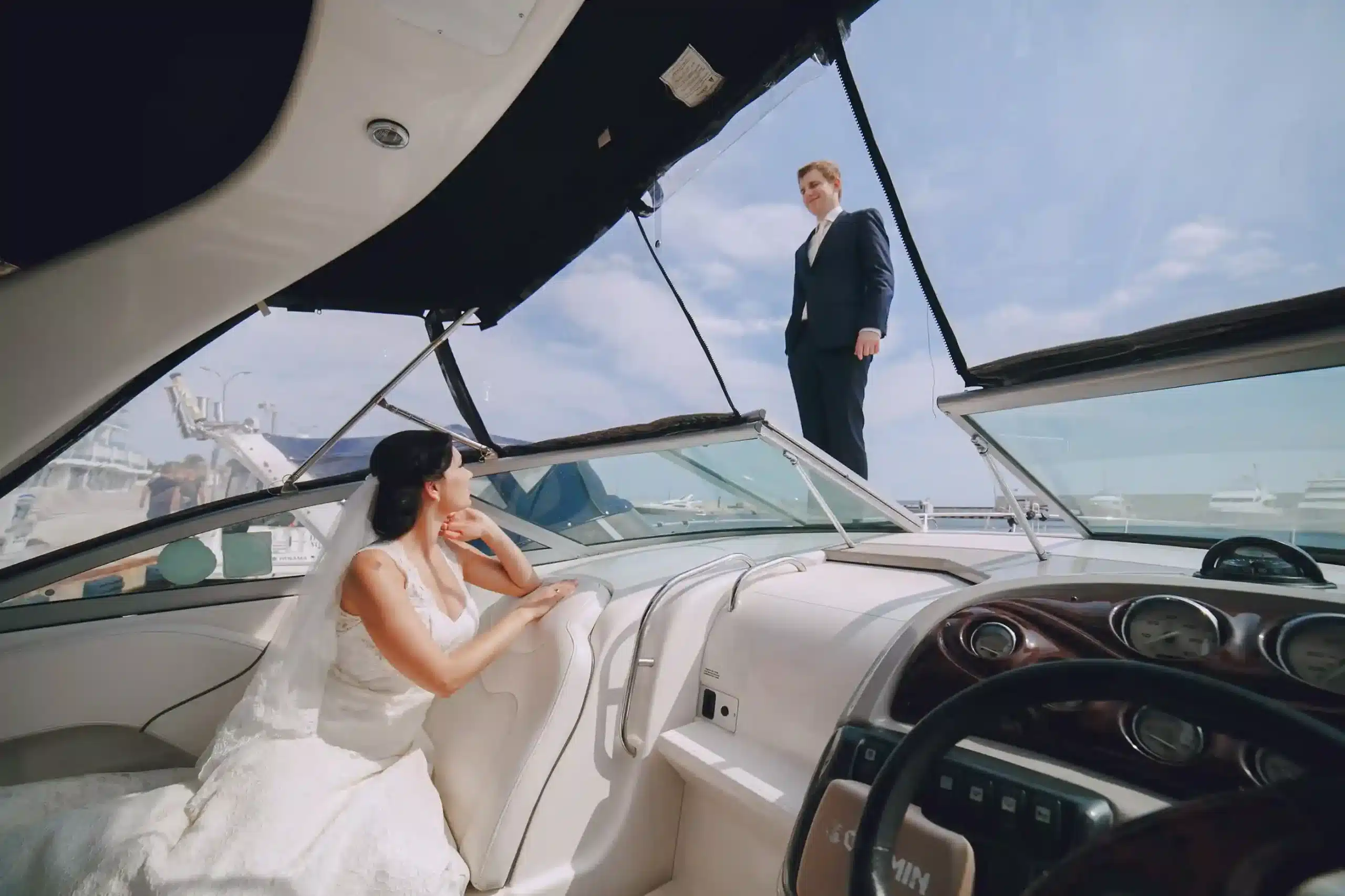 How To Find Luxury Wedding Venues Near Me on A Yacht
