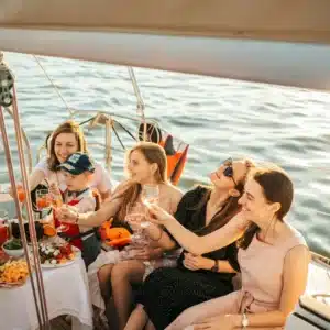 How to choose outdoor birthday party venues in Dubai for yacht parties.