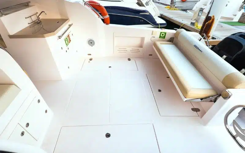 Comfortable and practical interior space aboard the Thunder yacht – Mala Yachts offers high-quality yacht rental in Dubai for small groups and families.