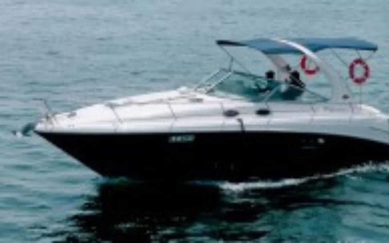 Stylish and compact 38ft yacht ideal for small groups – yacht rental in Dubai