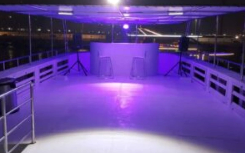 Minimalist open deck yacht ideal for quick getaways – yacht rental Dubai | Mala Yachts